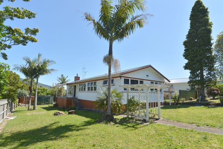 Photo of property in 13 Butler Place, Te Kamo, Whangarei, 0112