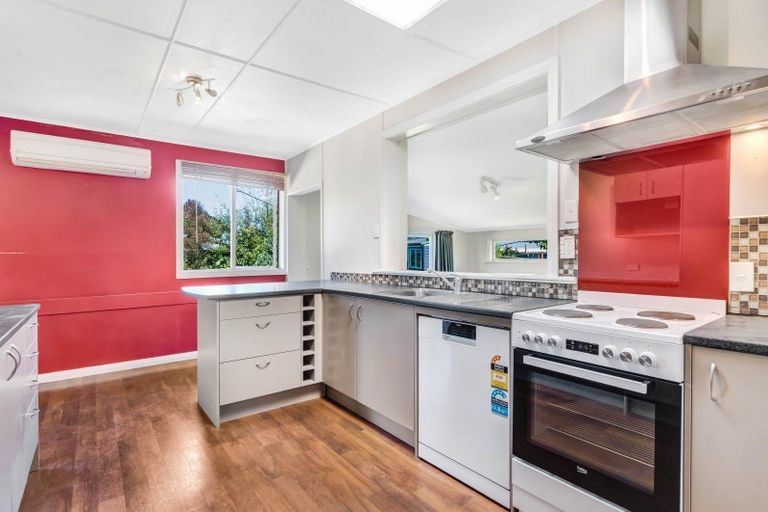 Photo of property in 118 Brandon Street, Featherston, 5710