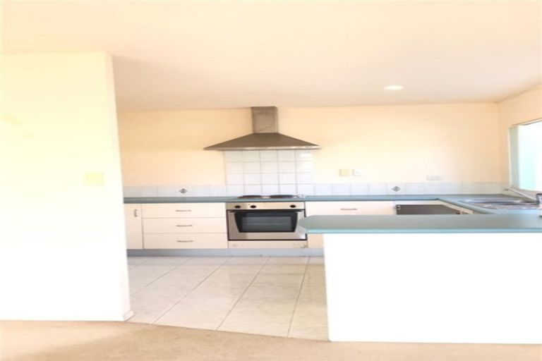 Photo of property in 11 Claywest Place, Glen Eden, Auckland, 0602