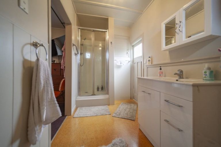 Photo of property in 15 Keppel Street, Porangahau, 4291