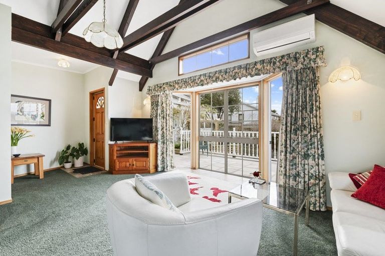 Photo of property in 32a Corunna Road, Milford, Auckland, 0620