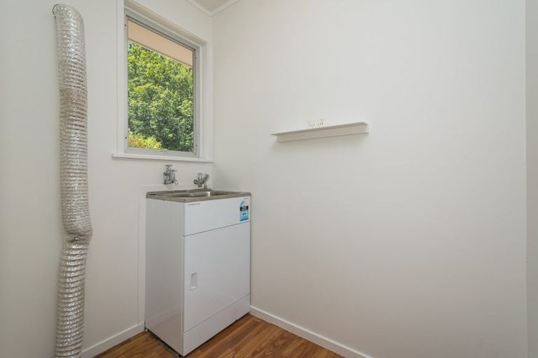 Photo of property in 13 Normanton Street, Glenfield, Auckland, 0629