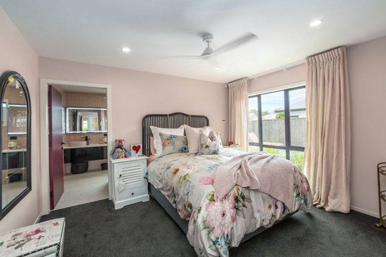 Photo of property in 7 Farley Avenue, Greytown, 5712