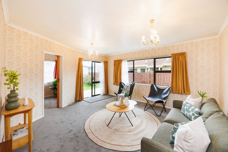 Photo of property in 53a Chatsworth Place, Highbury, Palmerston North, 4412