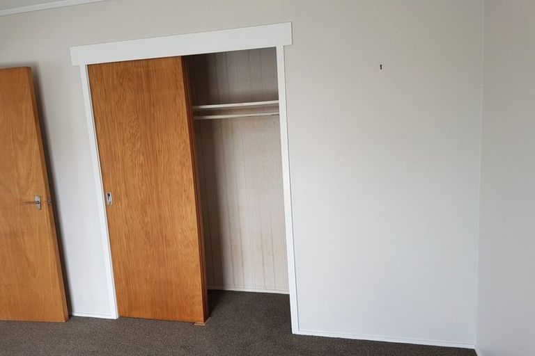 Photo of property in 2/211 Forrest Hill Road, Forrest Hill, Auckland, 0620