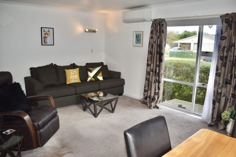 Photo of property in 38 Norfolk Crescent, Otaki Beach, Otaki, 5512