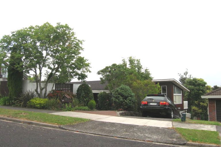 Photo of property in 12 Heaton Grove, Chatswood, Auckland, 0626