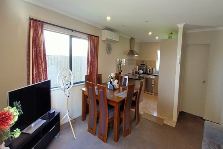 Photo of property in 25 Andover Way, Goodwood Heights, Auckland, 2105