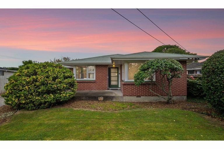 Photo of property in 12 Blossomdale Place, Bishopdale, Christchurch, 8053