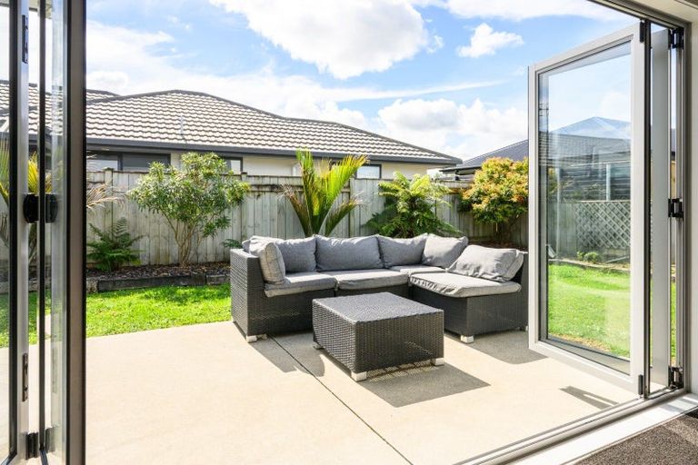 Photo of property in 17 Lorenzo Place, Kelvin Grove, Palmerston North, 4414