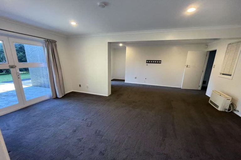 Photo of property in 25 Bradbury Road, Botany Downs, Auckland, 2010