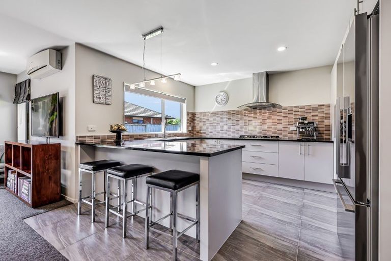 Photo of property in 20 Whitney Place, Rototuna North, Hamilton, 3210