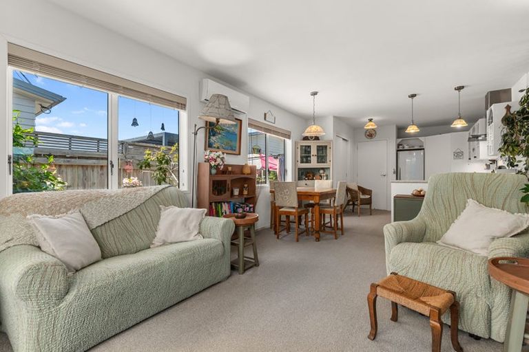 Photo of property in 11 Kamahi Crescent, Papamoa Beach, Papamoa, 3118