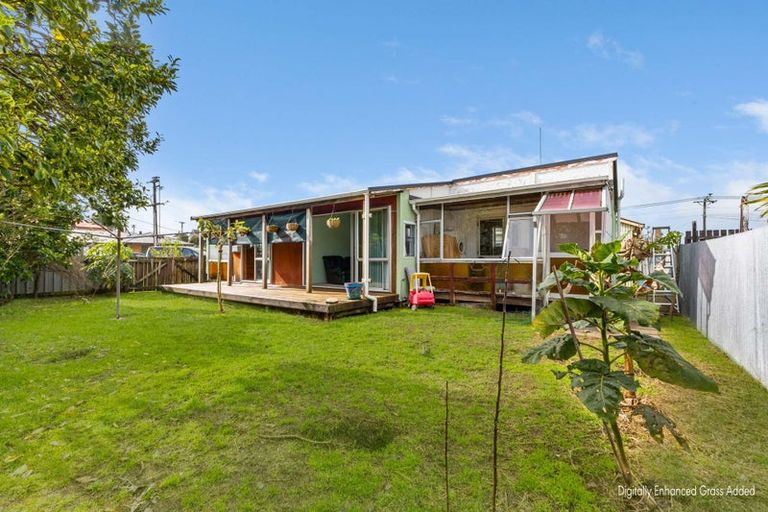 Photo of property in 1 Blake Street, Waitara, 4320