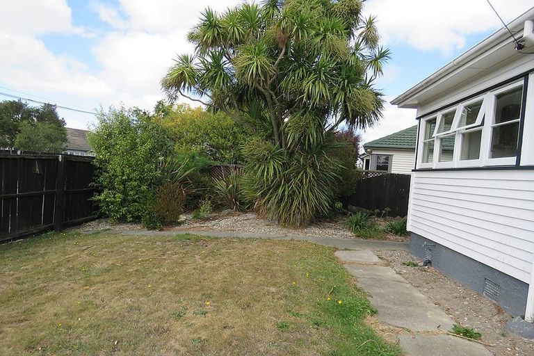 Photo of property in 9 Christian Street, Bryndwr, Christchurch, 8053