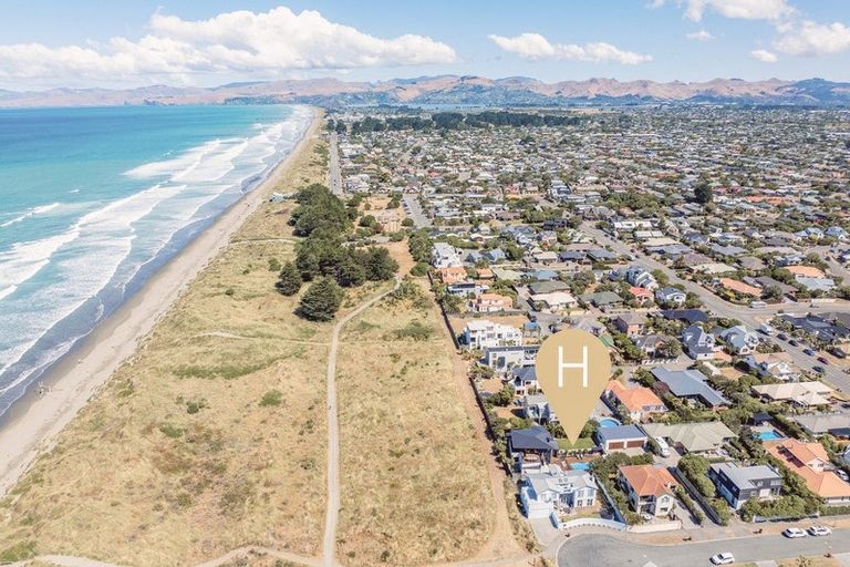 Photo of property in 10 Stout Street, Waimairi Beach, Christchurch, 8083
