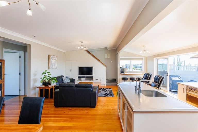 Photo of property in 45 Shortt Street, Foxton Beach, Foxton, 4815