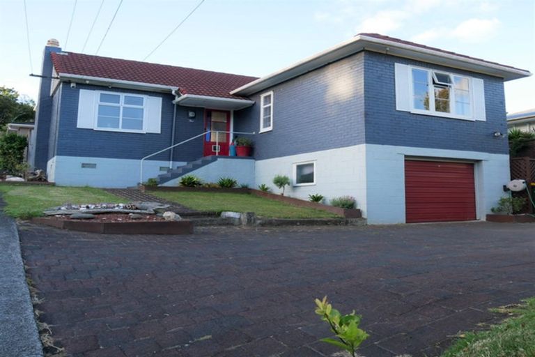 Photo of property in 1/14 Hogans Road, Glenfield, Auckland, 0629