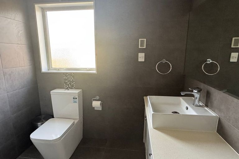 Photo of property in 37 Charles Dickens Drive, Mellons Bay, Auckland, 2014