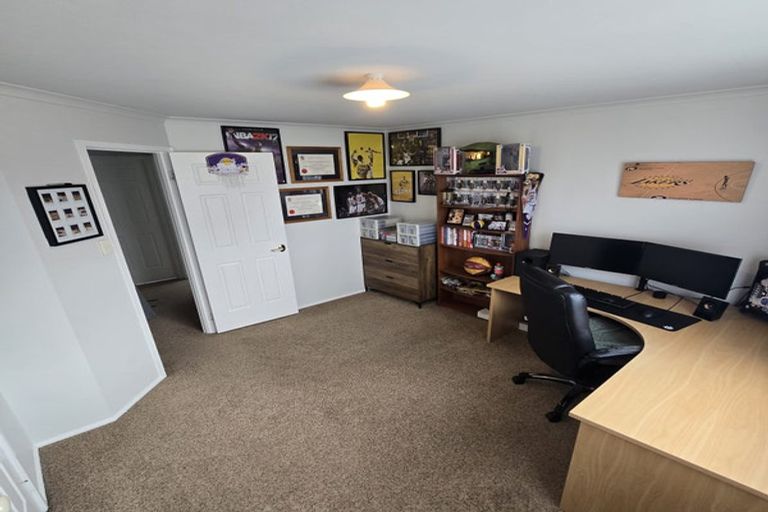 Photo of property in 12 Ranch Avenue, Beach Haven, Auckland, 0626