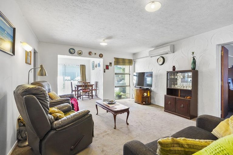 Photo of property in 2/10 Hunter Street, Hamilton Lake, Hamilton, 3204