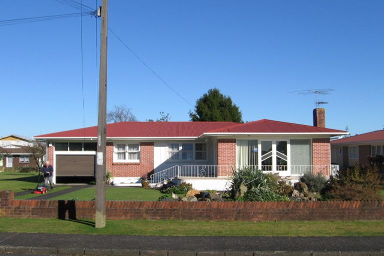 Photo of property in 26 Shirley Avenue, Papakura, 2110