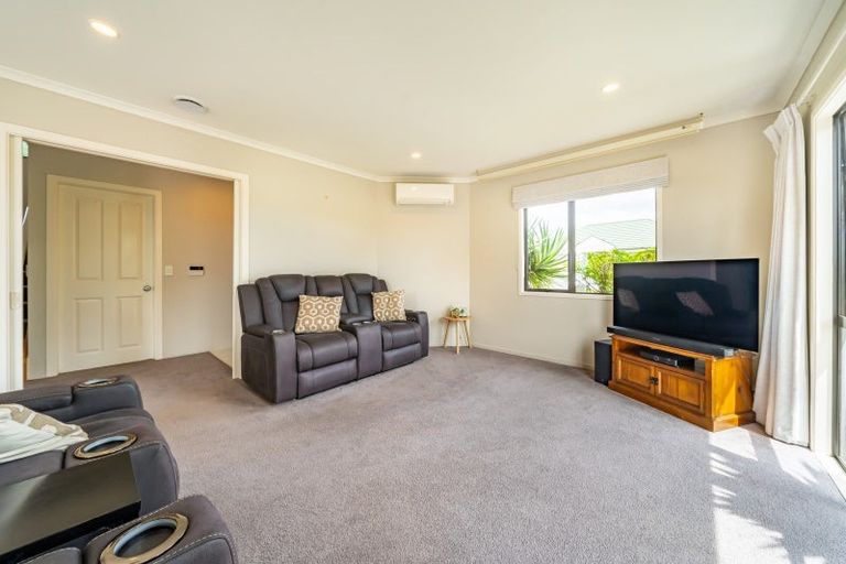 Photo of property in 25 Landsdowne Terrace, Karori, Wellington, 6012