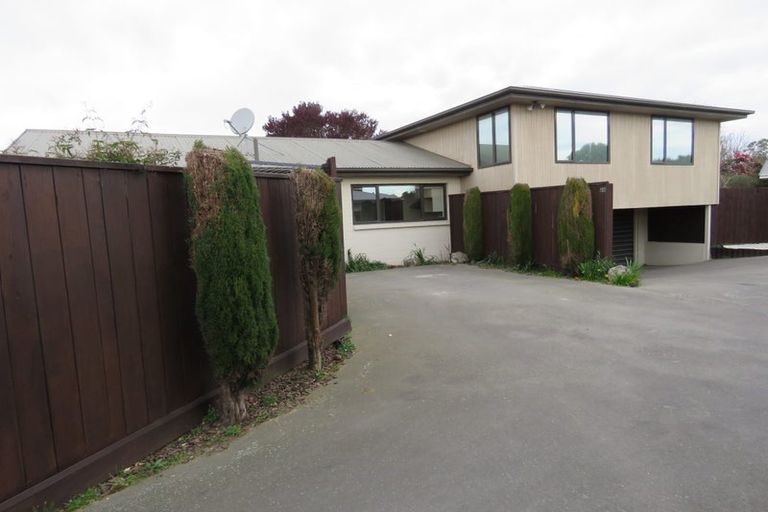 Photo of property in 28 Dinton Street, Russley, Christchurch, 8042