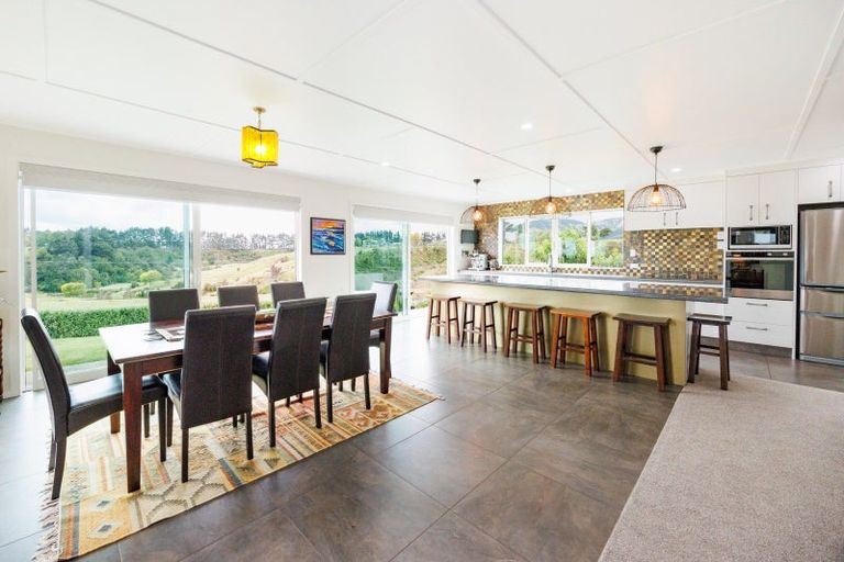 Photo of property in 165 Albert Road, Tokomaru, Palmerston North, 4474