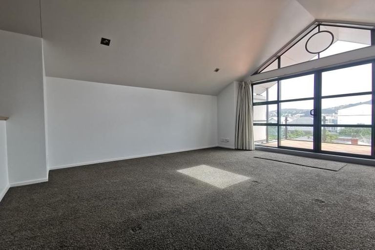 Photo of property in 52c Hawker Street, Mount Victoria, Wellington, 6011