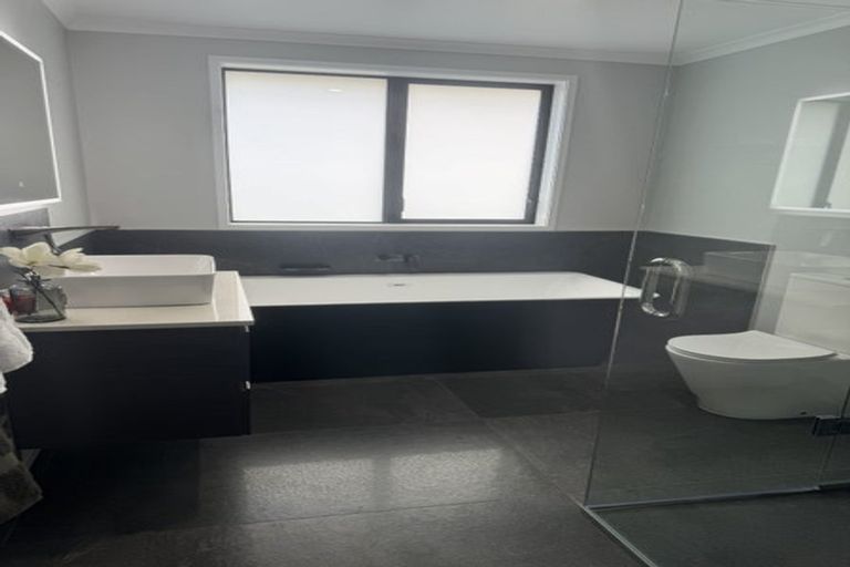 Photo of property in 2 Paapaka Way, Waiuku, 2123