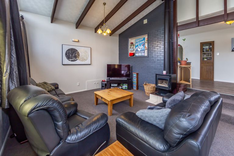 Photo of property in 53 Wingate Street, Redwood, Christchurch, 8051