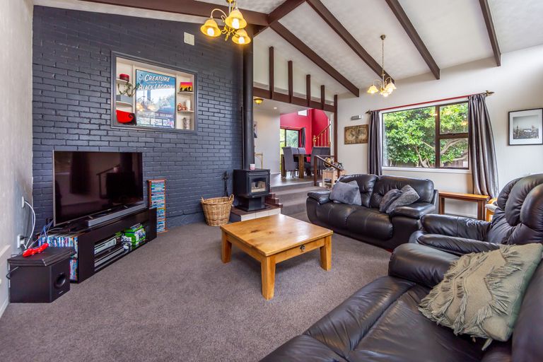 Photo of property in 53 Wingate Street, Redwood, Christchurch, 8051