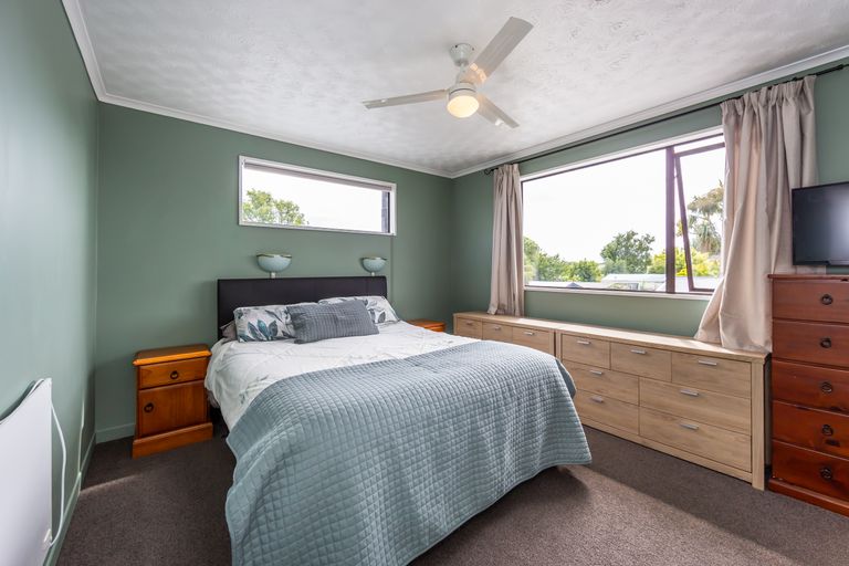 Photo of property in 53 Wingate Street, Redwood, Christchurch, 8051