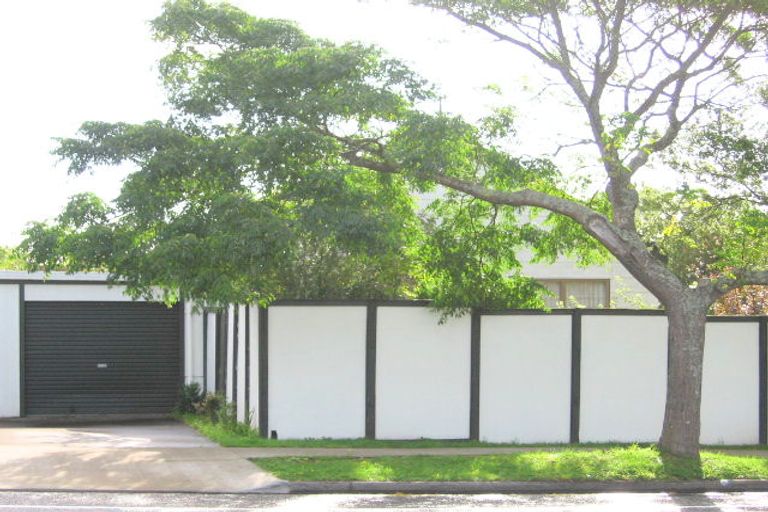 Photo of property in 1/155 Prince Regent Drive, Farm Cove, Auckland, 2012