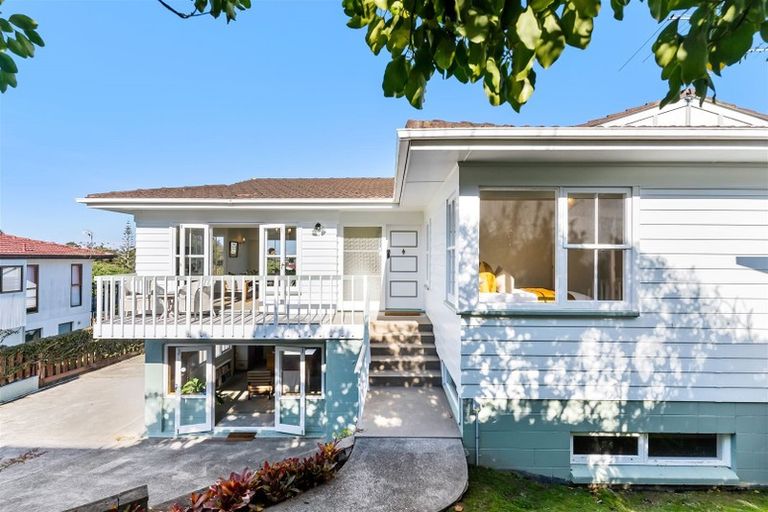 Photo of property in 34 Grenada Avenue, Forrest Hill, Auckland, 0620