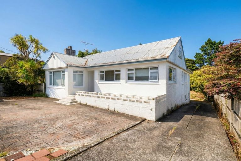 Photo of property in 9 Sunnyview Road, Greenhithe, Auckland, 0632