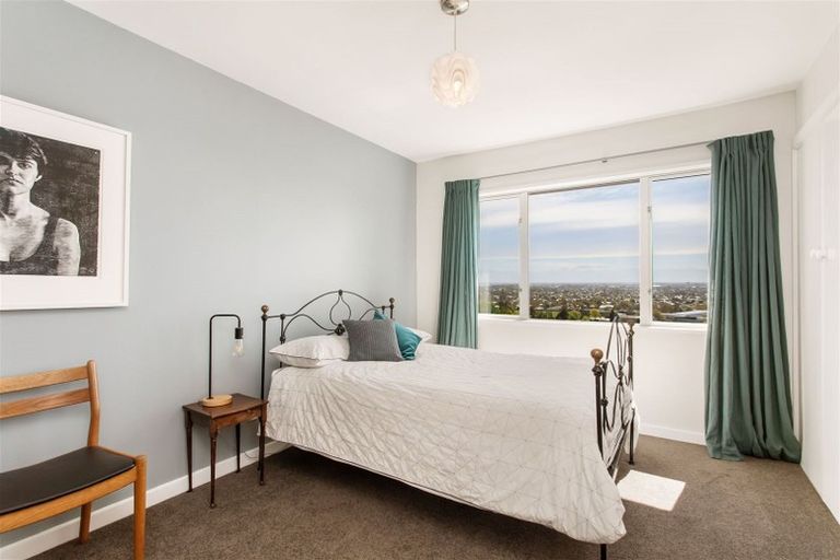 Photo of property in 19 Heaton Rhodes Place, Cashmere, Christchurch, 8022