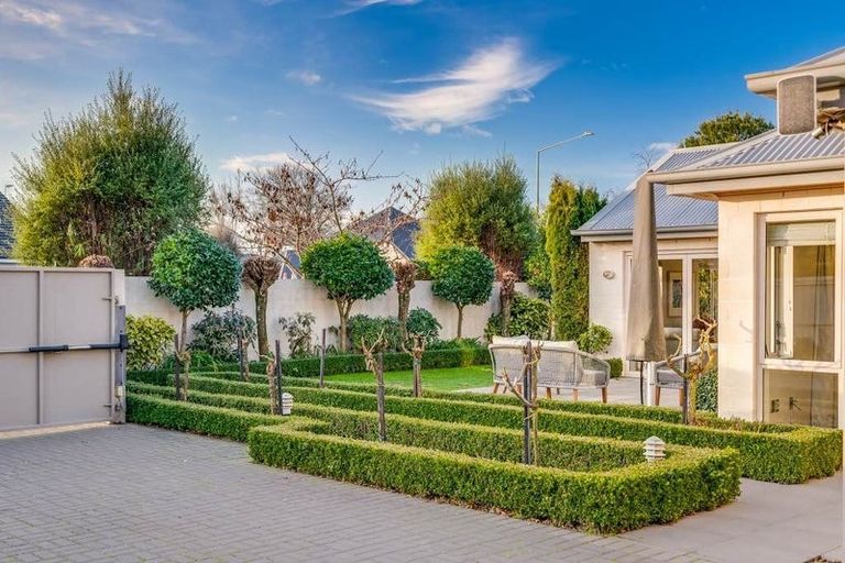 Photo of property in 76 Glandovey Road, Fendalton, Christchurch, 8052