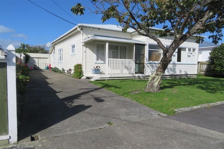 Photo of property in 18 Fitzherbert Street, Alicetown, Lower Hutt, 5010