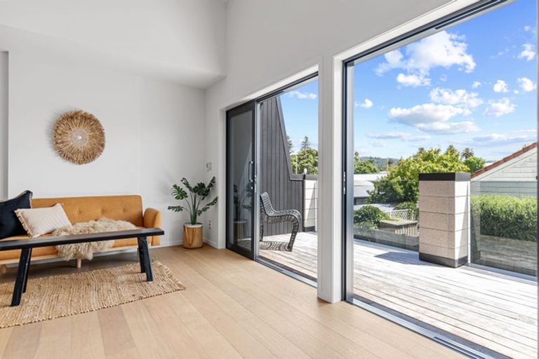 Photo of property in 8/2 Stewart Street, Raglan, 3225