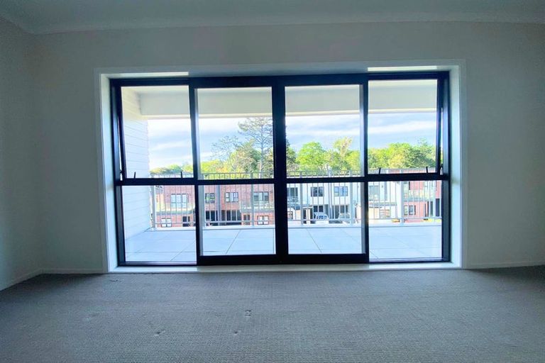 Photo of property in 32a/132 Stancombe Road, Flat Bush, Auckland, 2016