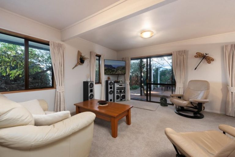 Photo of property in 17 Pokapu Place, Bethlehem, Tauranga, 3110