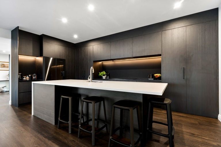 Photo of property in 32 Sandpiper Avenue, Point Wells, 0986