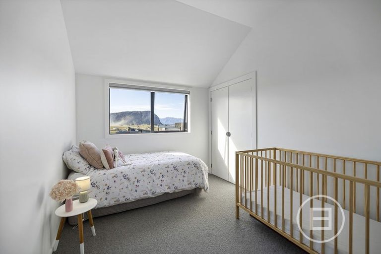 Photo of property in 21 Marjon Drive, Wanaka, 9305