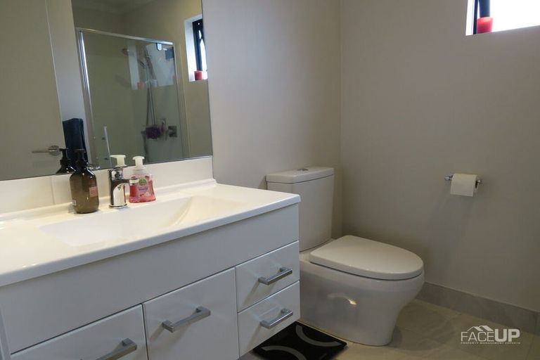 Photo of property in 91b Hobsonville Point Road, Hobsonville, Auckland, 0616