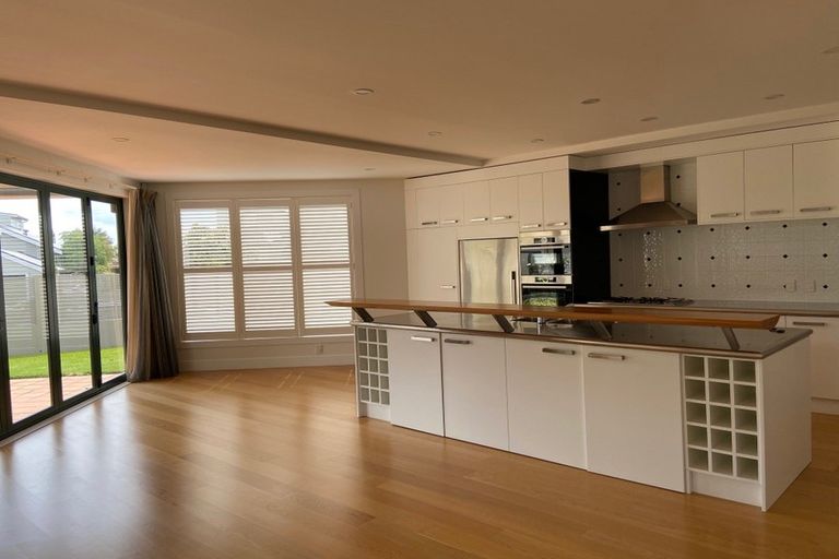 Photo of property in 1/16 Clifton Road, Hauraki, Auckland, 0622