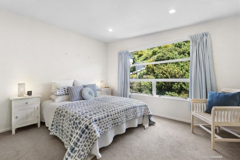 Photo of property in 48 Erlestoke Crescent, Churton Park, Wellington, 6037