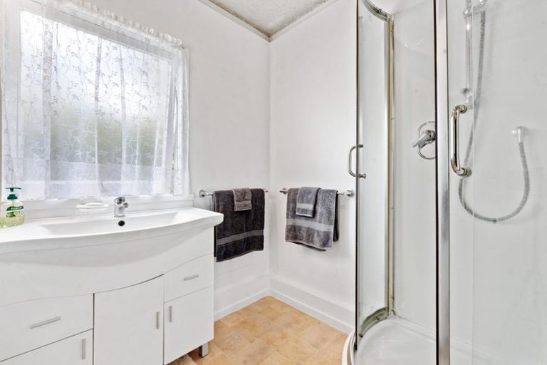 Photo of property in 2/10 Rodney Road, Northcote Point, Auckland, 0627