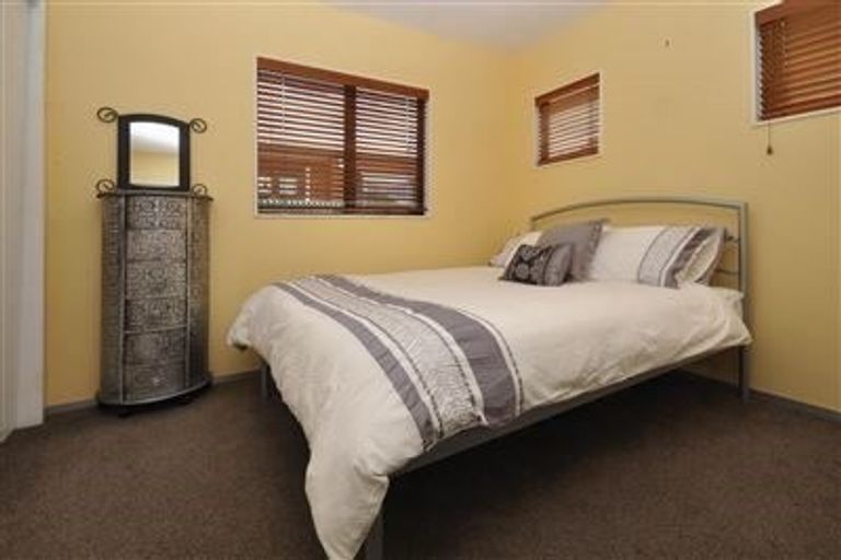 Photo of property in 1/10 Marina Road, Torbay, Auckland, 0630